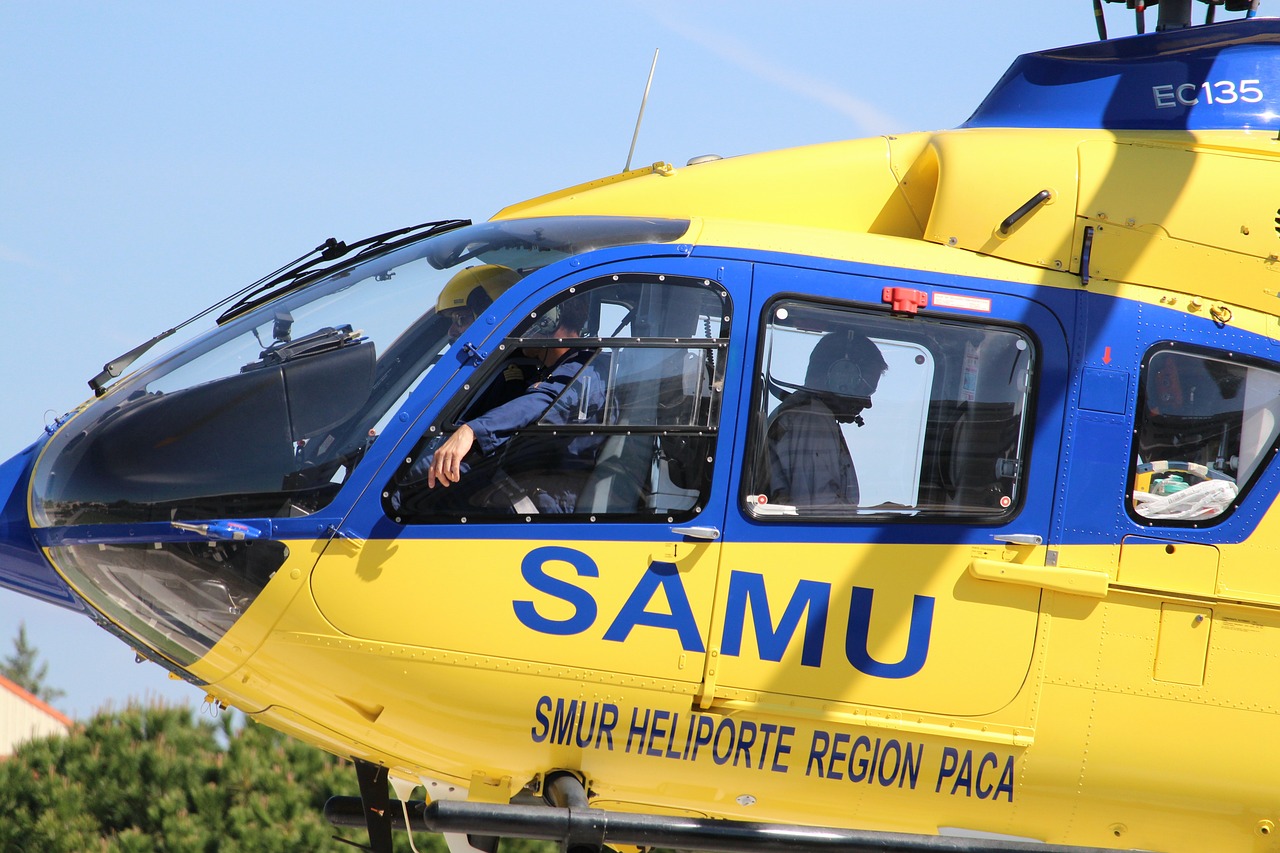 découvrez le service d'aide médicale urgente (samu), une réponse rapide et efficace pour les urgences médicales en france. informez-vous sur son fonctionnement, ses missions et comment contacter les services d'urgence.