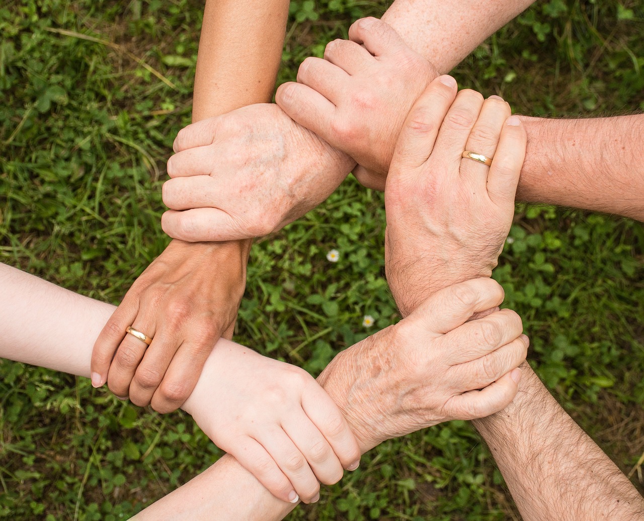 découvrez tout ce que vous devez savoir sur les avantages familiaux : prestations financières, allocations et aides disponibles pour soutenir les familles. informez-vous sur les droits et les ressources qui peuvent améliorer votre quotidien.