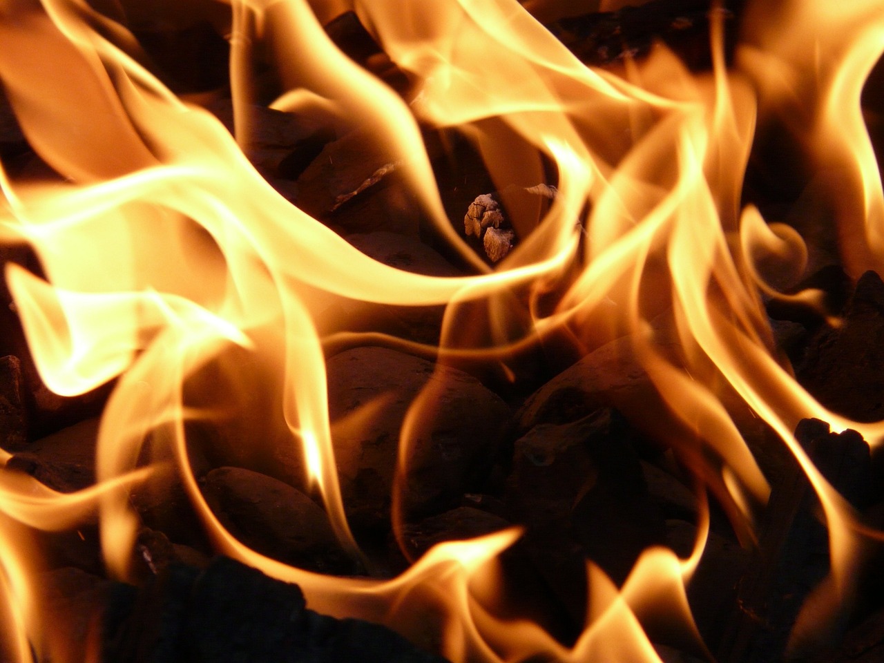 découvrez l'importance du numéro d'urgence en cas d'incendie. informez-vous sur la procédure à suivre, les actions à entreprendre et la manière de protéger vos proches lors d'une situation critique.