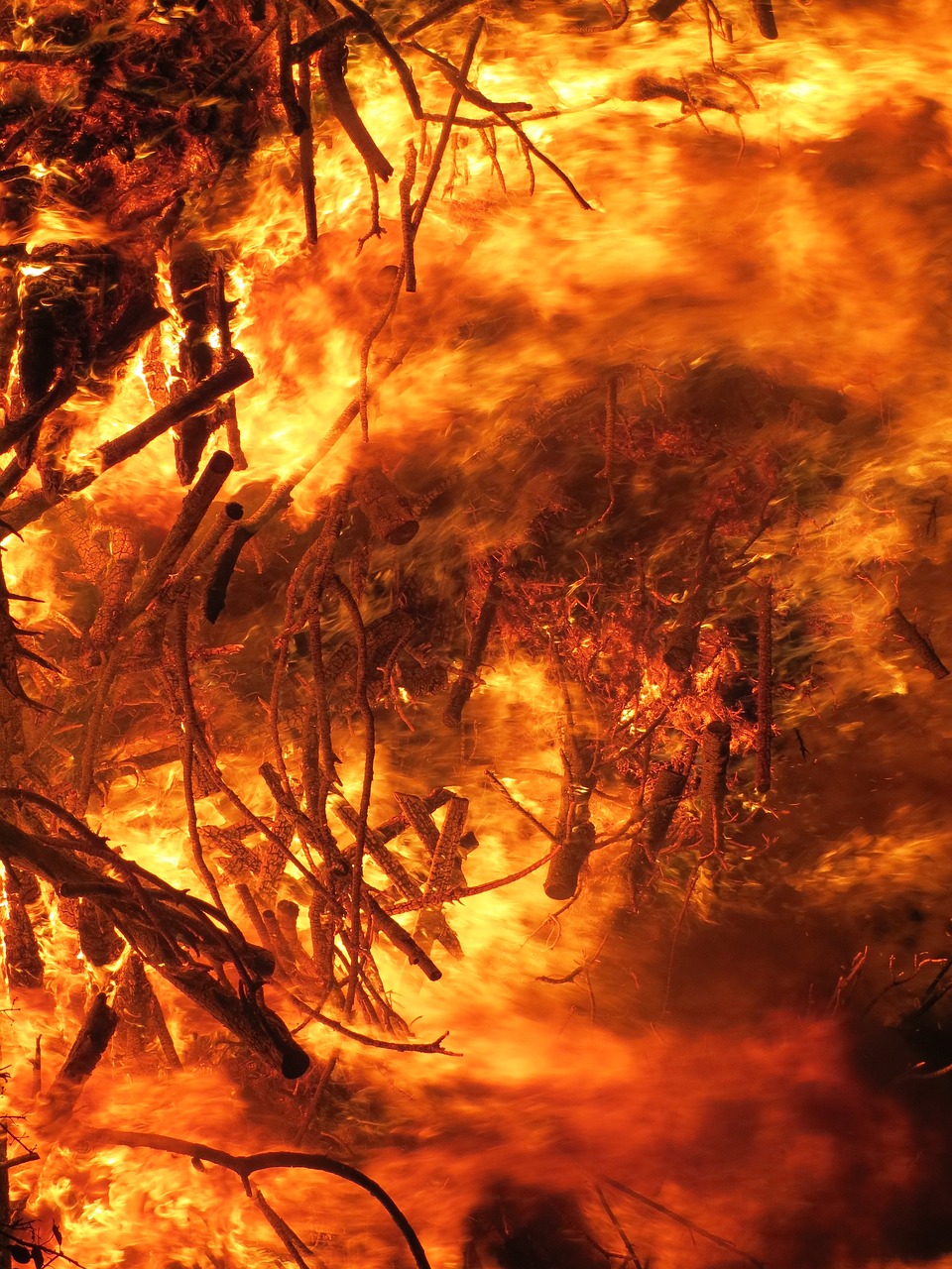 découvrez le numéro d'urgence incendie pour signaler rapidement un feu. obtenez des conseils sur la façon de réagir en cas d'incendie et assurez la sécurité de votre entourage.