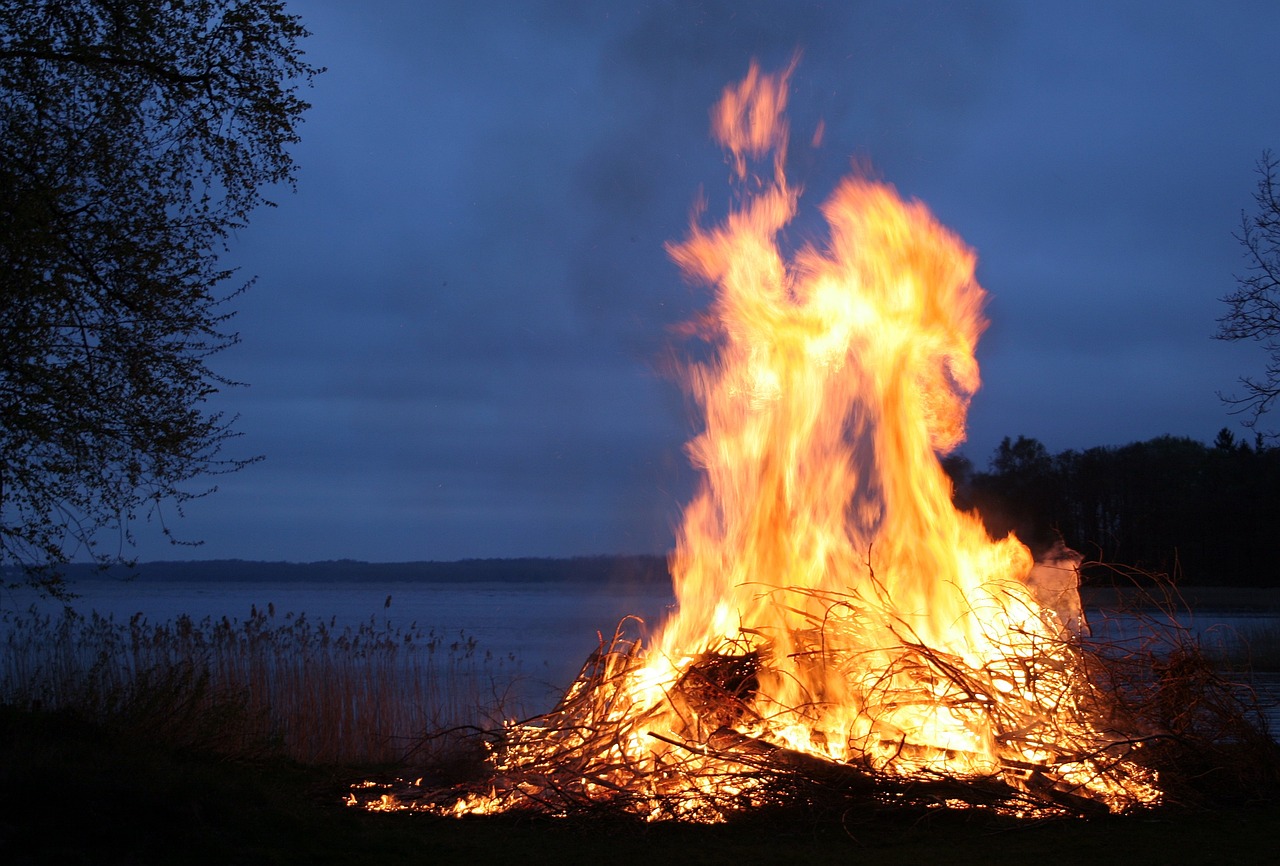 découvrez le numéro d'urgence incendie pour réagir rapidement face aux situations critiques. informez-vous sur les procédures à suivre pour garantir votre sécurité et celle des autres en cas d'incendie.