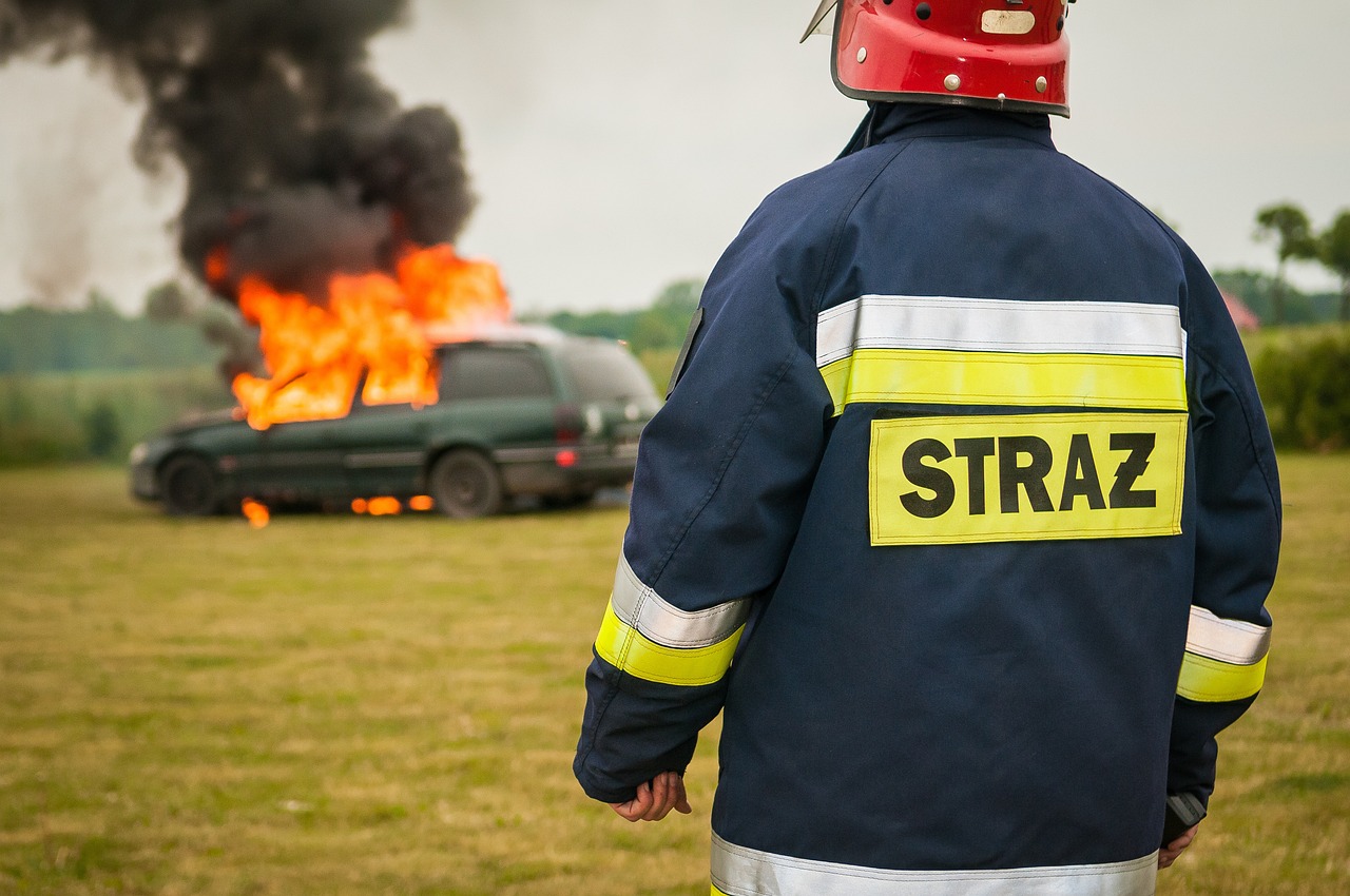 découvrez le courage et le dévouement des pompiers, ces héros du quotidien qui risquent leur vie pour protéger les autres. apprenez-en davantage sur leur formation, leurs missions et l'impact de leur travail sur la sécurité de nos communautés.
