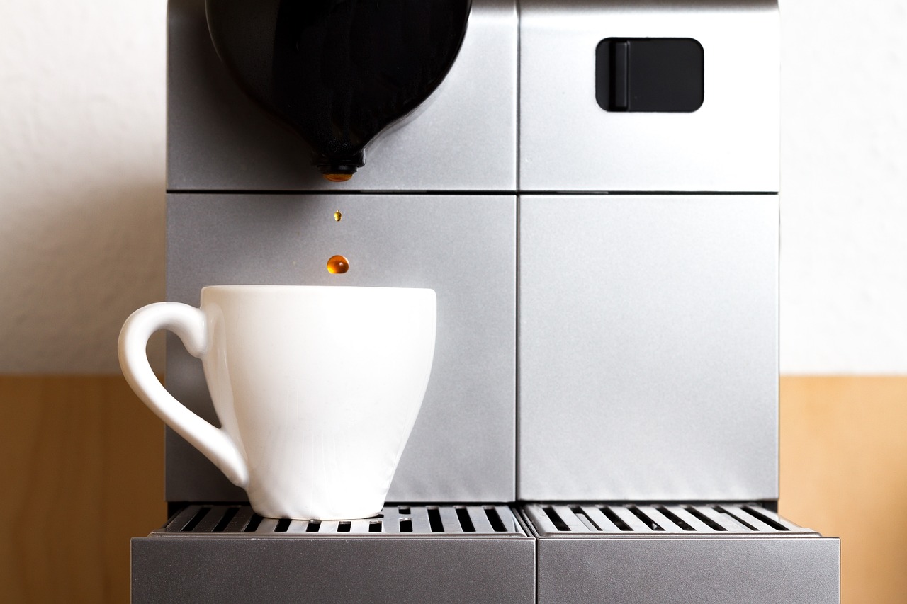 découvrez l'univers nespresso : des cafés haut de gamme, des machines innovantes et des capsules uniques pour savourer un espresso parfait chez vous. explorez notre sélection de goûts et engagez-vous pour une consommation durable.