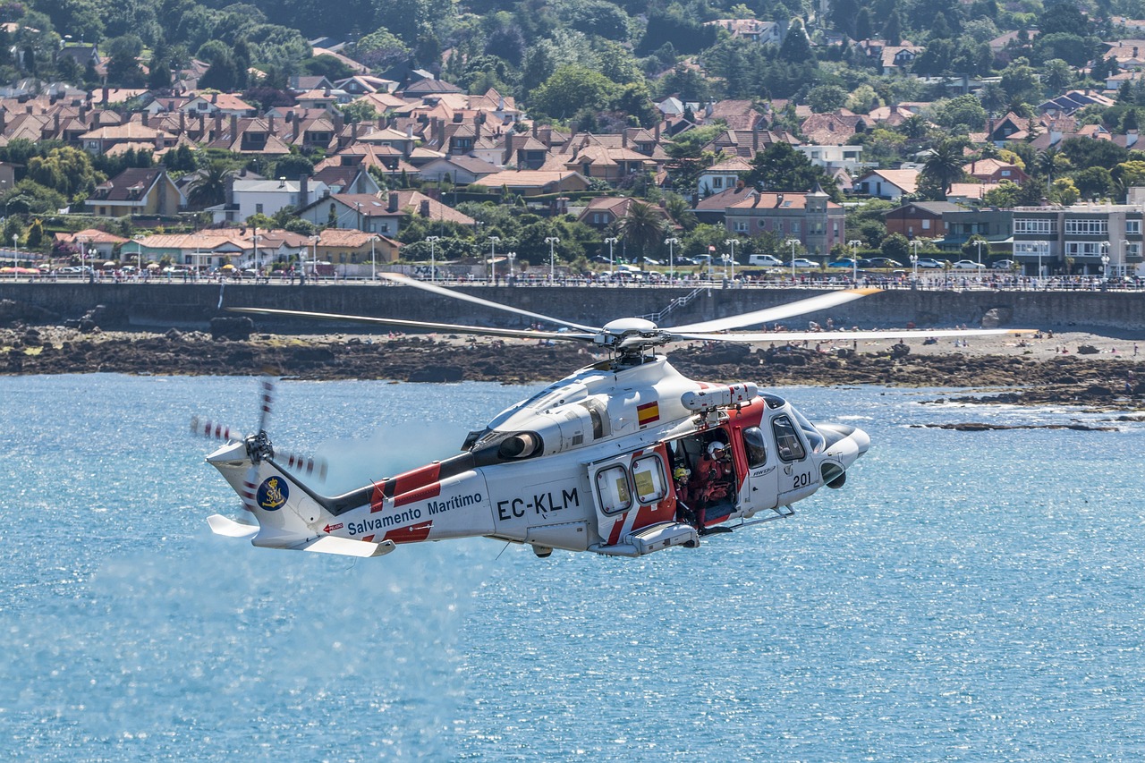 découvrez les opérations de sauvetage maritime, un domaine essentiel pour sauver des vies en mer. apprenez-en plus sur les techniques, les équipes intervenantes et les missions de secours qui garantissent la sécurité des navigateurs et des embarcations.
