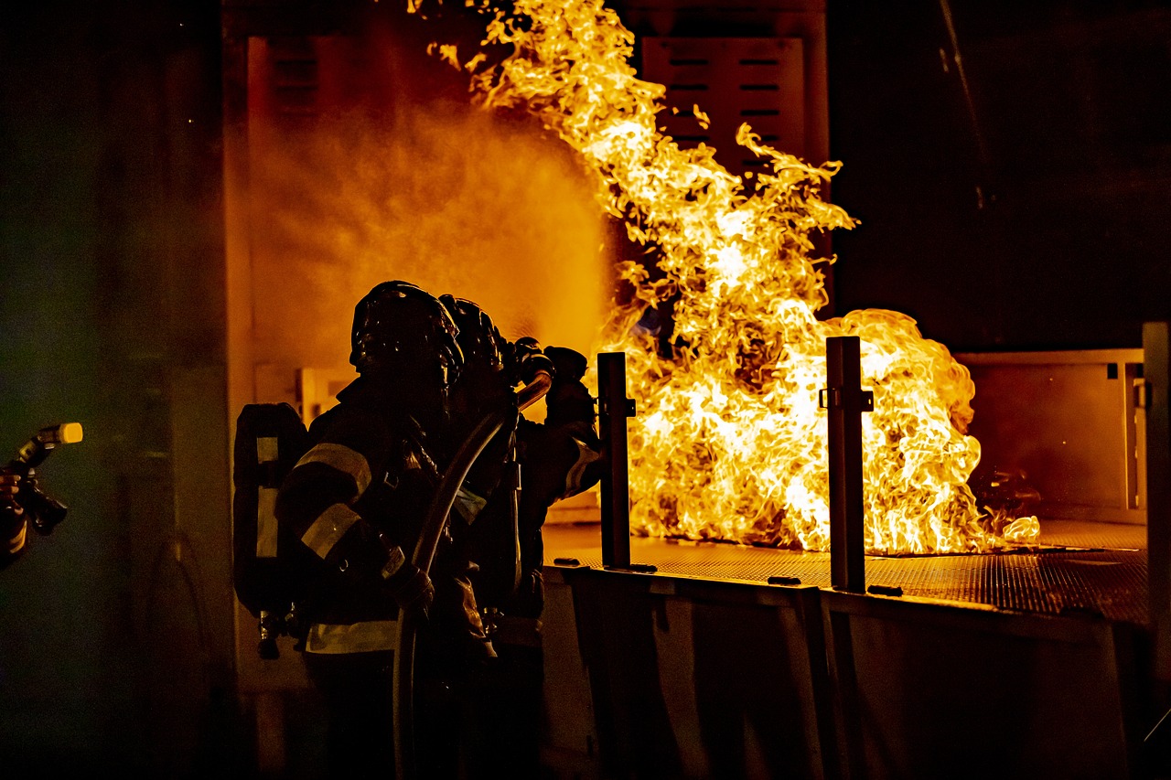 découvrez le numéro d'urgence en cas d'incendie pour assurer votre sécurité et celle de vos proches. apprenez à réagir rapidement et efficacement face aux situations d'urgence liées au feu.