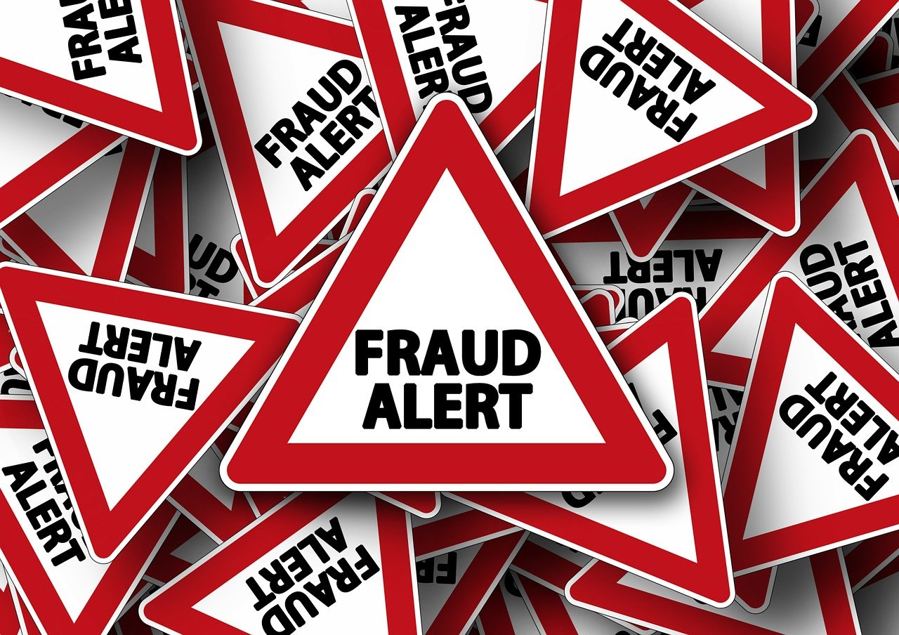 découvrez comment identifier et prévenir la fraude grâce à des conseils pratiques et des stratégies efficaces. protégez-vous contre les arnaques et les escroqueries en vous informant sur les différents types de fraudes et leurs impacts.