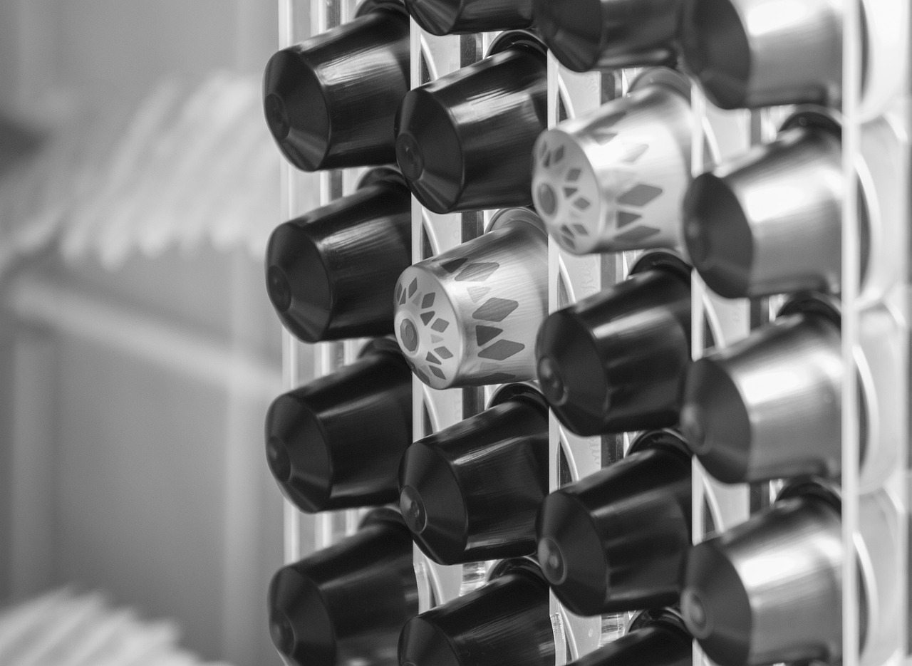 découvrez l'univers nespresso : des machines à café haut de gamme, des capsules de café savoureuses et des accessoires innovants pour savourer vos moments café. expérience café d'exception à portée de main.