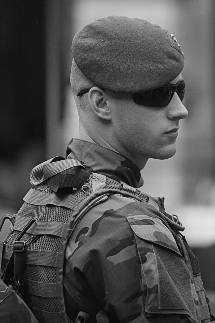 découvrez l'impact du terrorisme sur la société moderne, explorez ses causes profondes, son évolution, et les stratégies mises en place pour le combattre et promouvoir la paix.