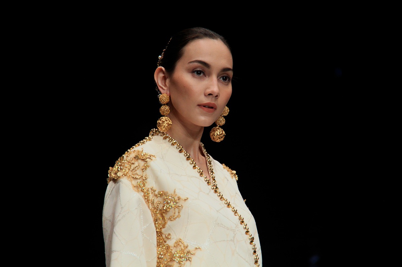 découvrez les dernières tendances de la mode dans notre guide complet. restez à jour sur les styles incontournables, les couleurs phares et les pièces incontournables de la saison. transformez votre garde-robe et exprimez votre style unique avec nos conseils et astuces mode!
