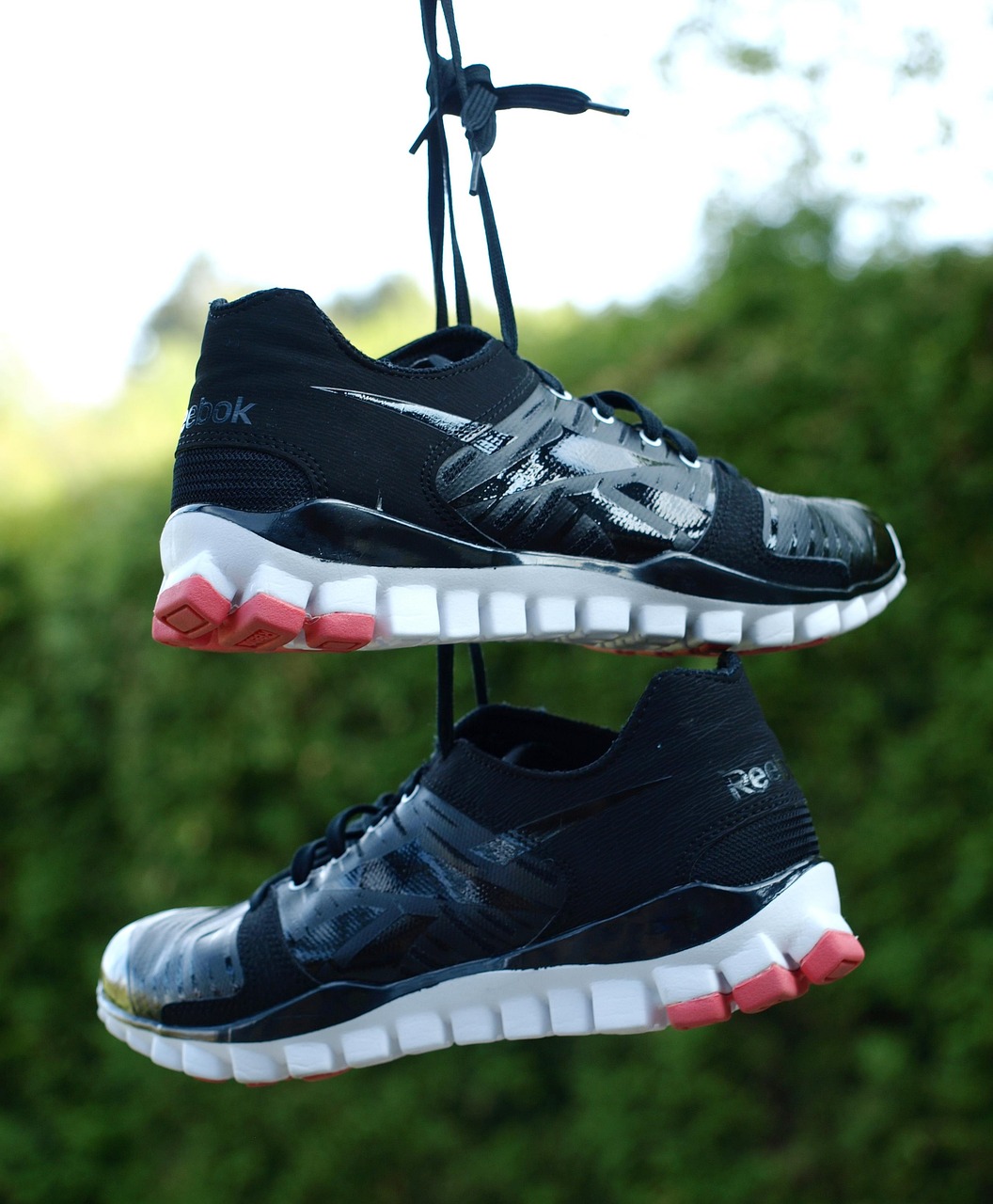 découvrez l'univers reebok : des vêtements et des chaussures de sport alliant style et performance. explorez nos collections pour un look dynamique et à la pointe des tendances.